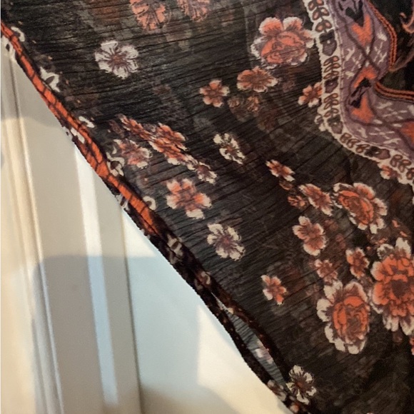 Size X-Large gorgeous sheer summer Top - Picture 4 of 9